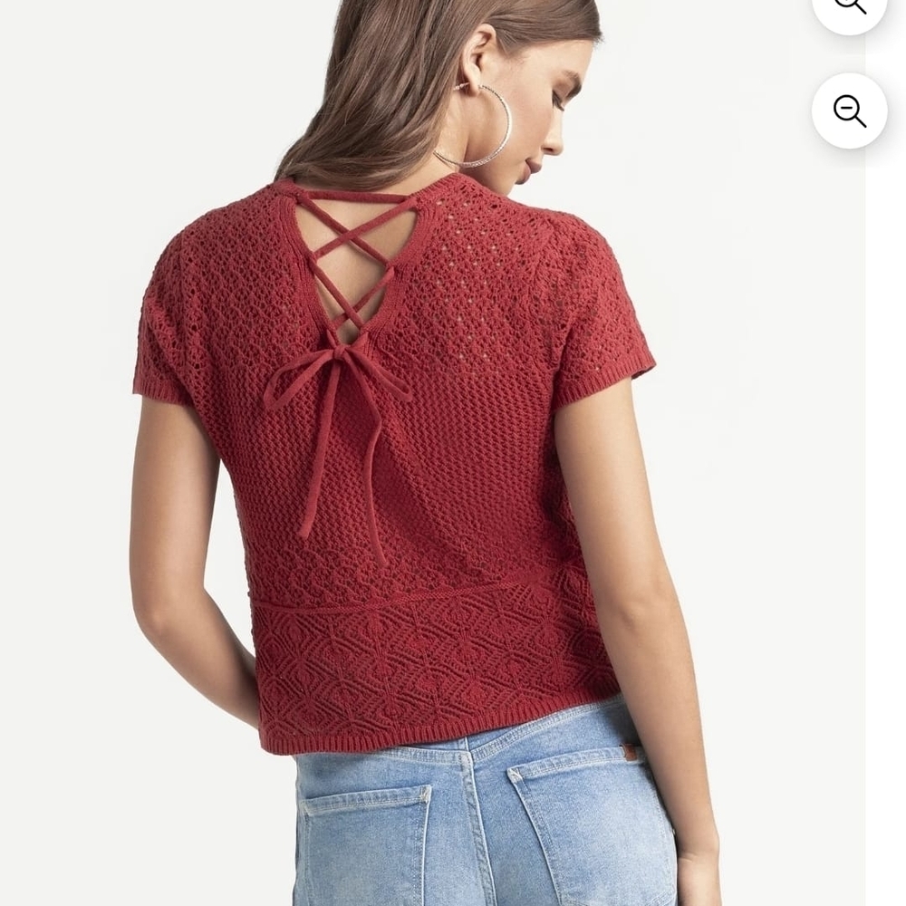 Jessica Simpson Textured Red Short Sleeve Top - Picture 3 of 11